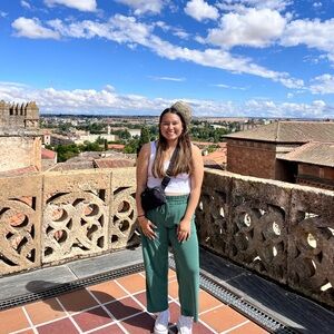 Meet your Posher, Isabel